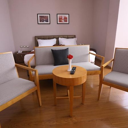 New Day Hotel Αντίς Αμπέμπα Εξωτερικό φωτογραφία